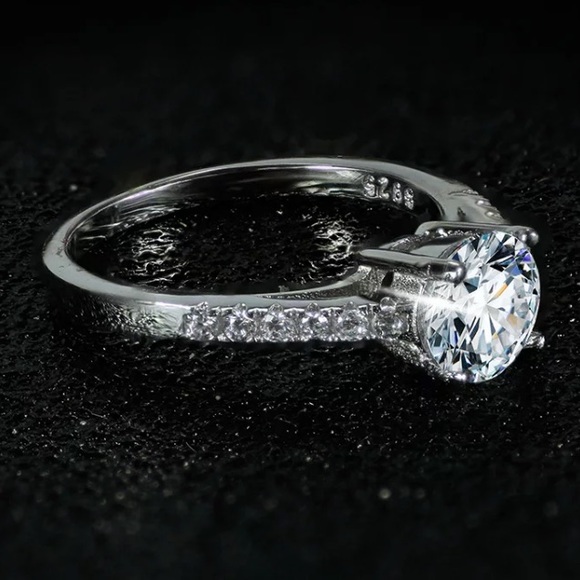 925 STERLING SILVER DIAMOND ENGAGEMENT RING - Picture 5 of 6